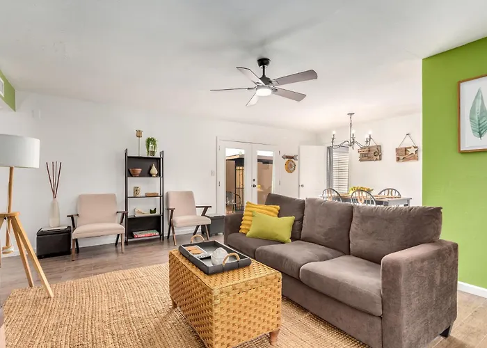 Charming 3b2b Oasis Apartment