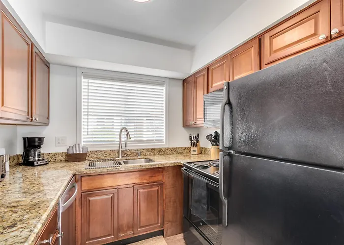 Charming 3b2b Oasis Apartment