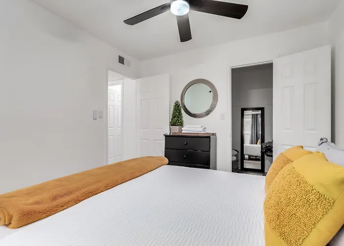 Charming 3b2b Oasis Apartment Tempe