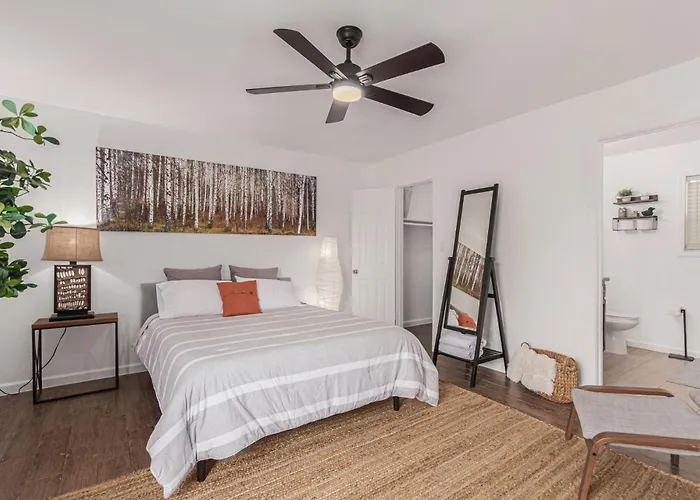 Charming 3b2b Oasis Apartment Tempe